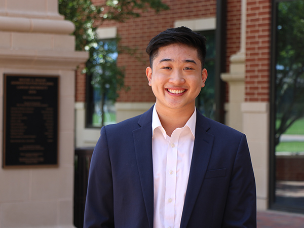 Dion Tran receives Texas Business Hall of Fame Ben J. Rogers Scholarship 