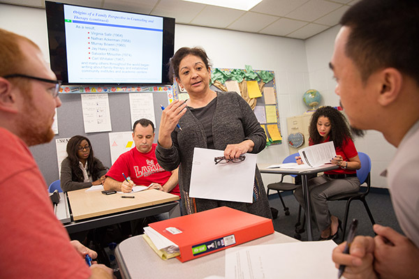 Apple teams up with Lamar University for the launch of new Learning Coach Program