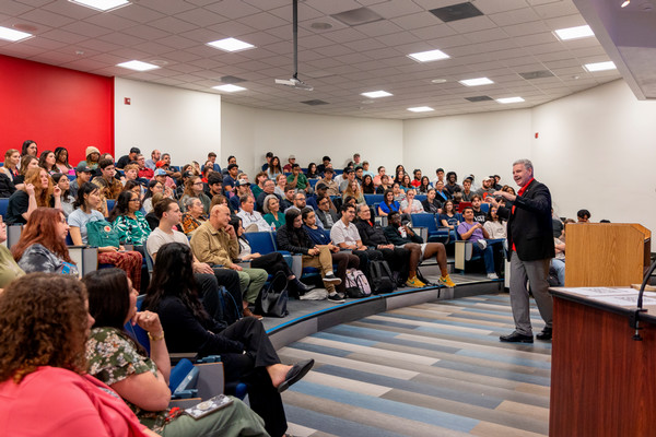 President Jaime Taylor speaks at College of Business Distinguished Speakers Series