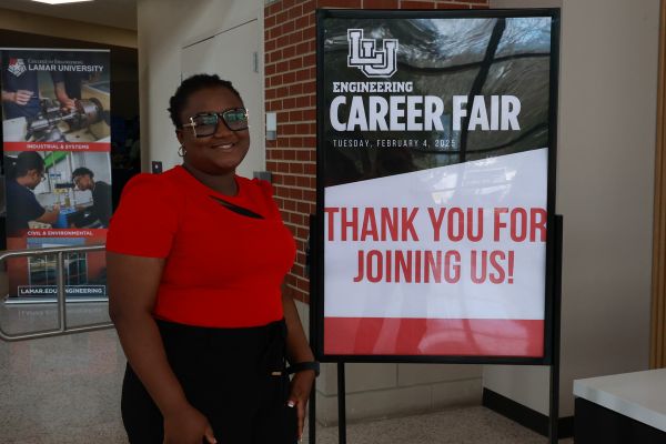 Students at Engineering Career Fair