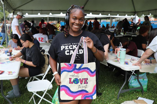 Lamar University celebrates Earth Day with solar smoothies, student art and community resources