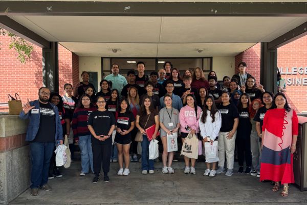 College of Business hosts inaugural summer camp for high school students 